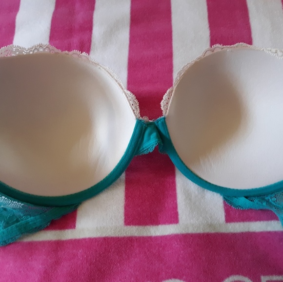 36DD VS Dream Angel's Plunge Bra - Picture 3 of 5